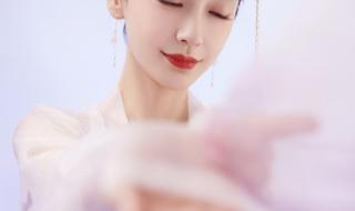 嫦娥飞天简笔画